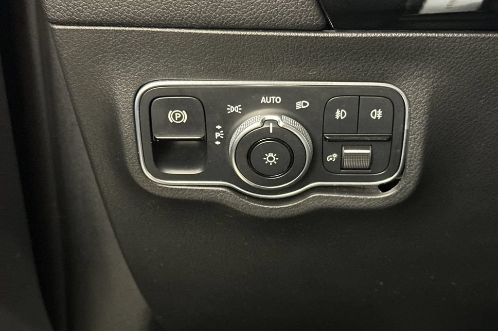 Used 2021 Mercedes-Benz GLA 250 image 33