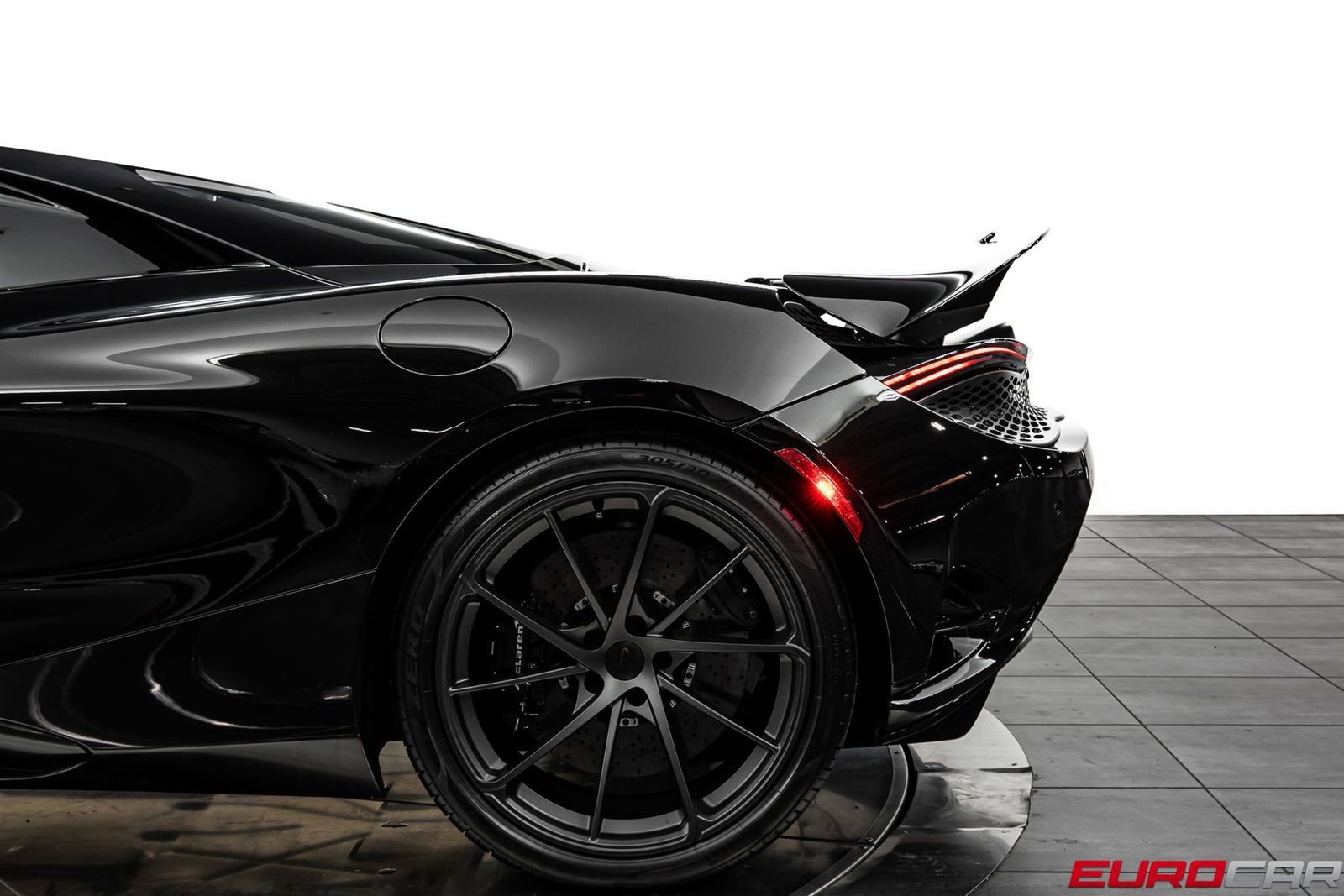 Used 2026 McLaren 750S Spider RWD image 19