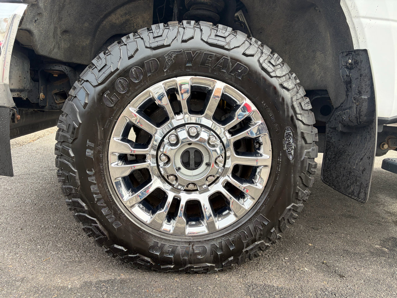 Used 2020 Ford F250 Lariat w/ Chrome Package image 16