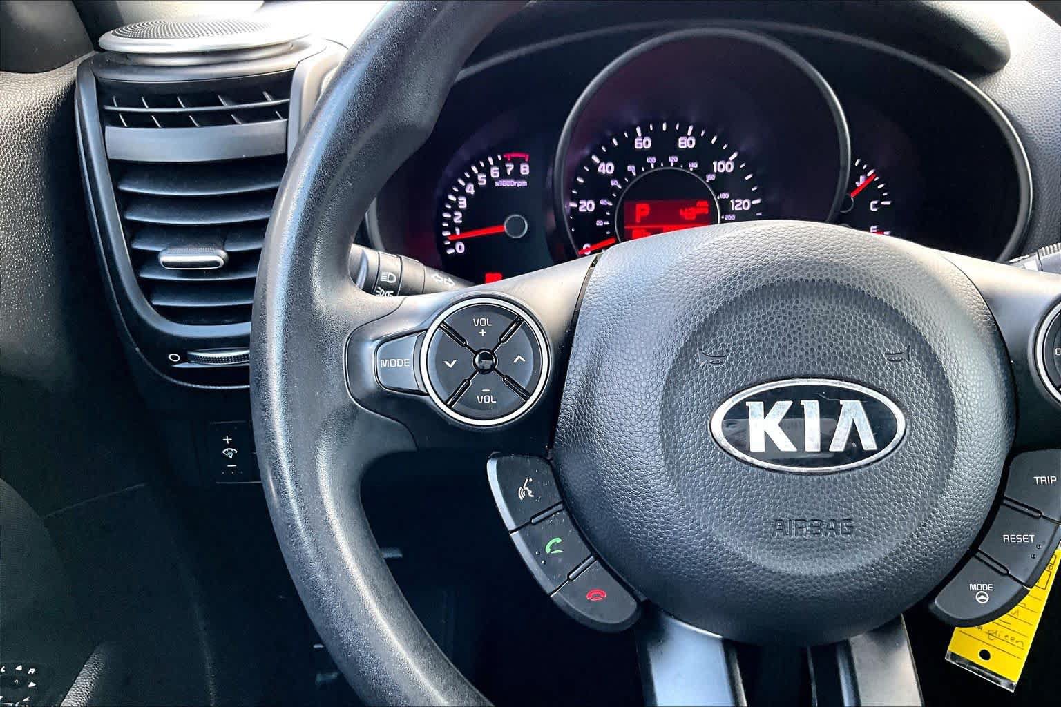 Used 2014 Kia Soul FWD image 22