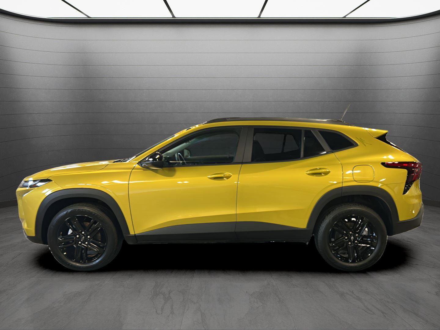 Used 2025 Chevrolet Trax ACTIV w/ Driver Confidence Package image 2