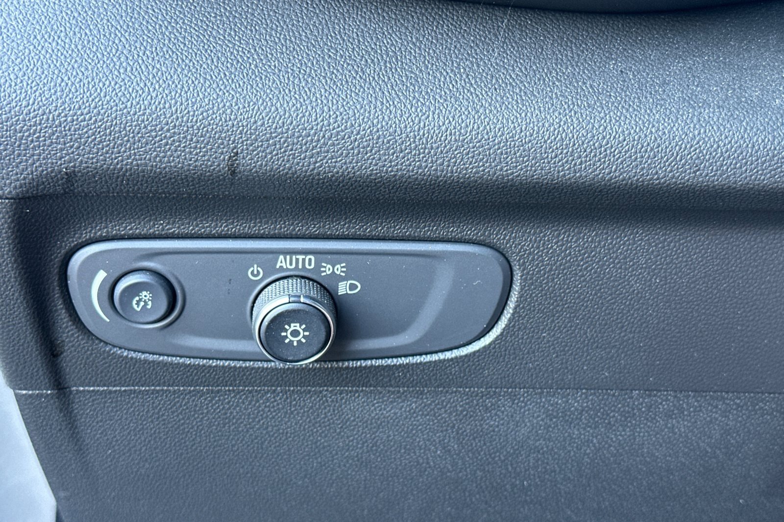 Used 2022 Buick Envision Preferred image 41