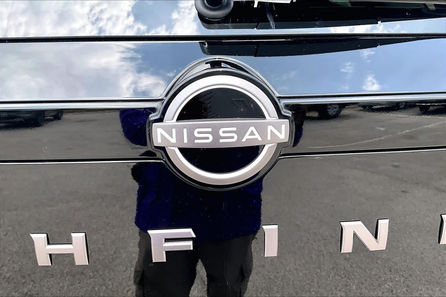 New 2026 Nissan Pathfinder SL FWD image 15