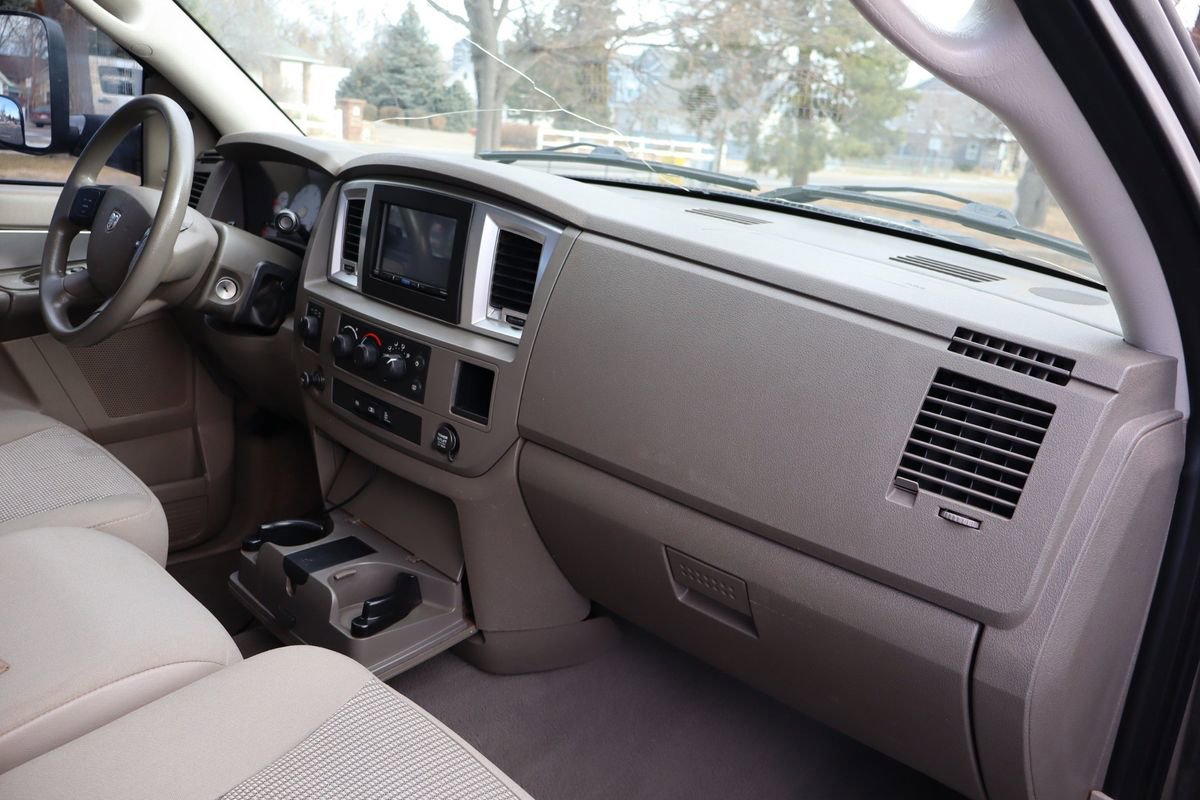 Used 2009 Dodge Ram 2500 Truck SLT image 17