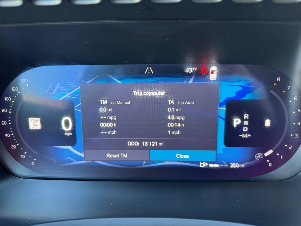 Used 2025 Volvo XC90 B5 Plus image 26