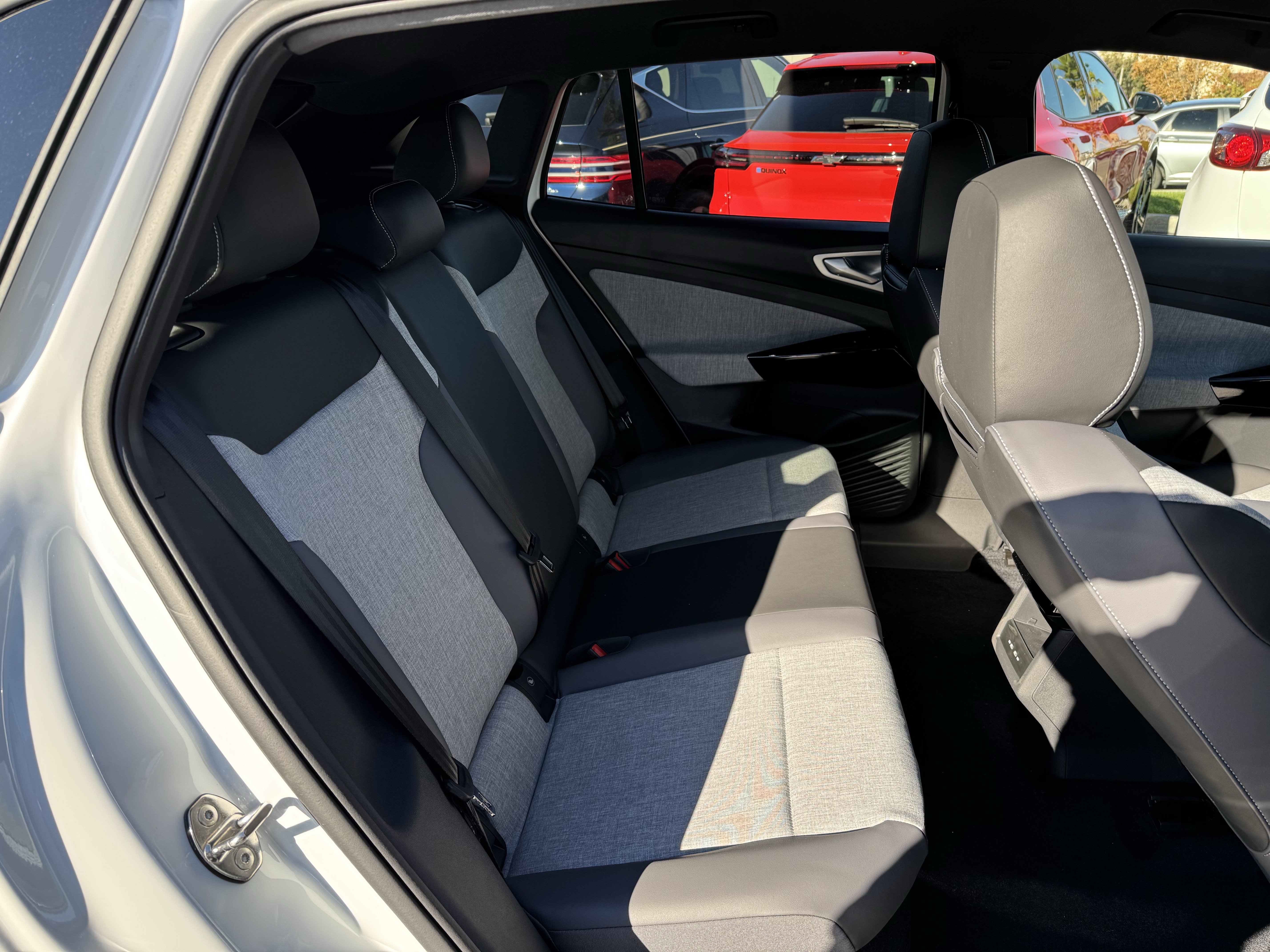 New 2026 Volkswagen ID.4 Pro RWD image 32