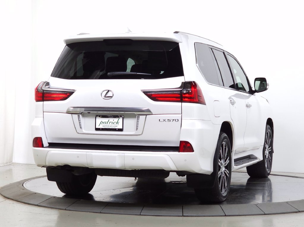 Used 2020 Lexus LX 570 4WD w/ Luxury Package image 10