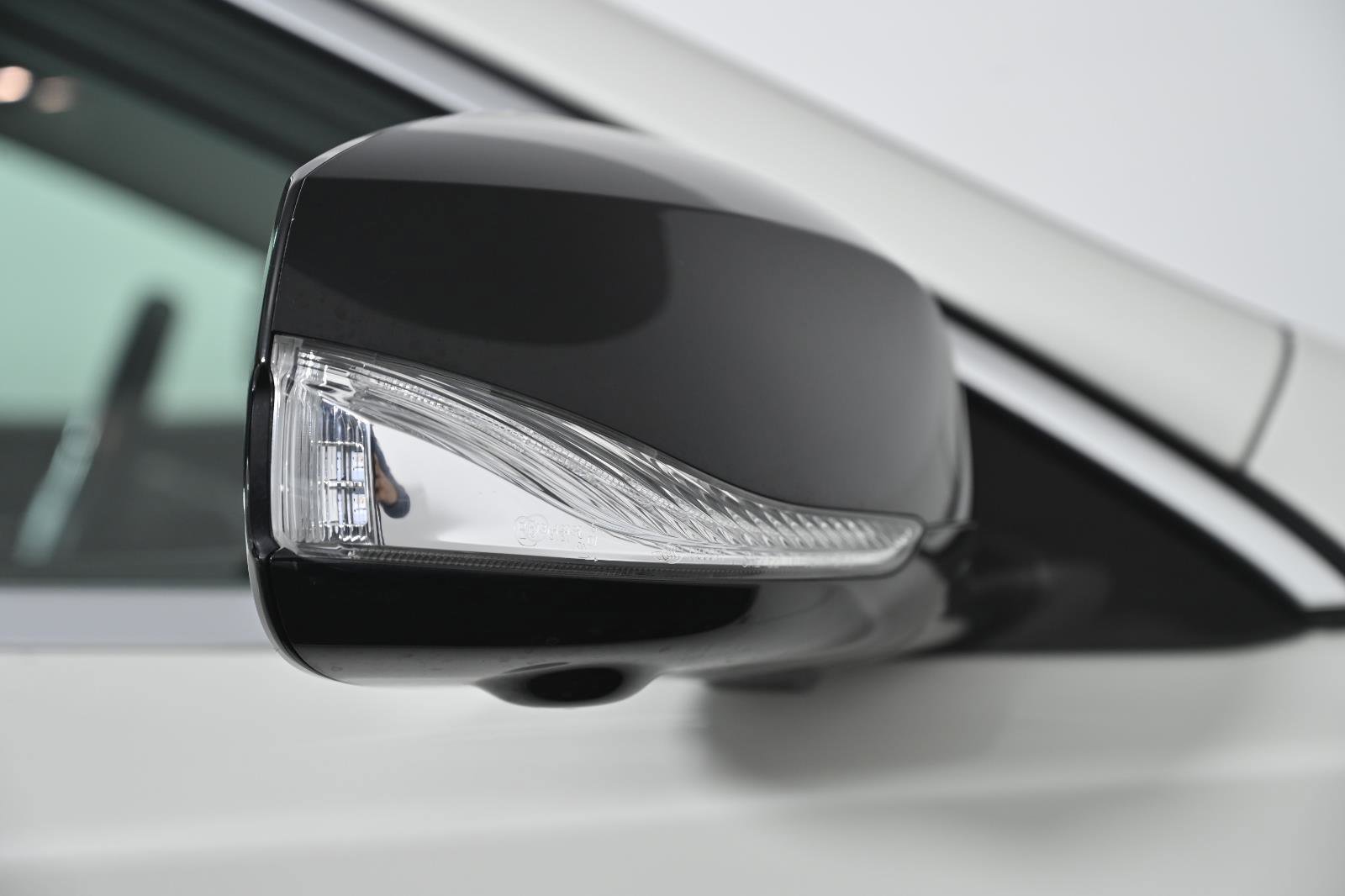 Used 2019 INFINITI QX30 Premium w/ Navigation Package image 10