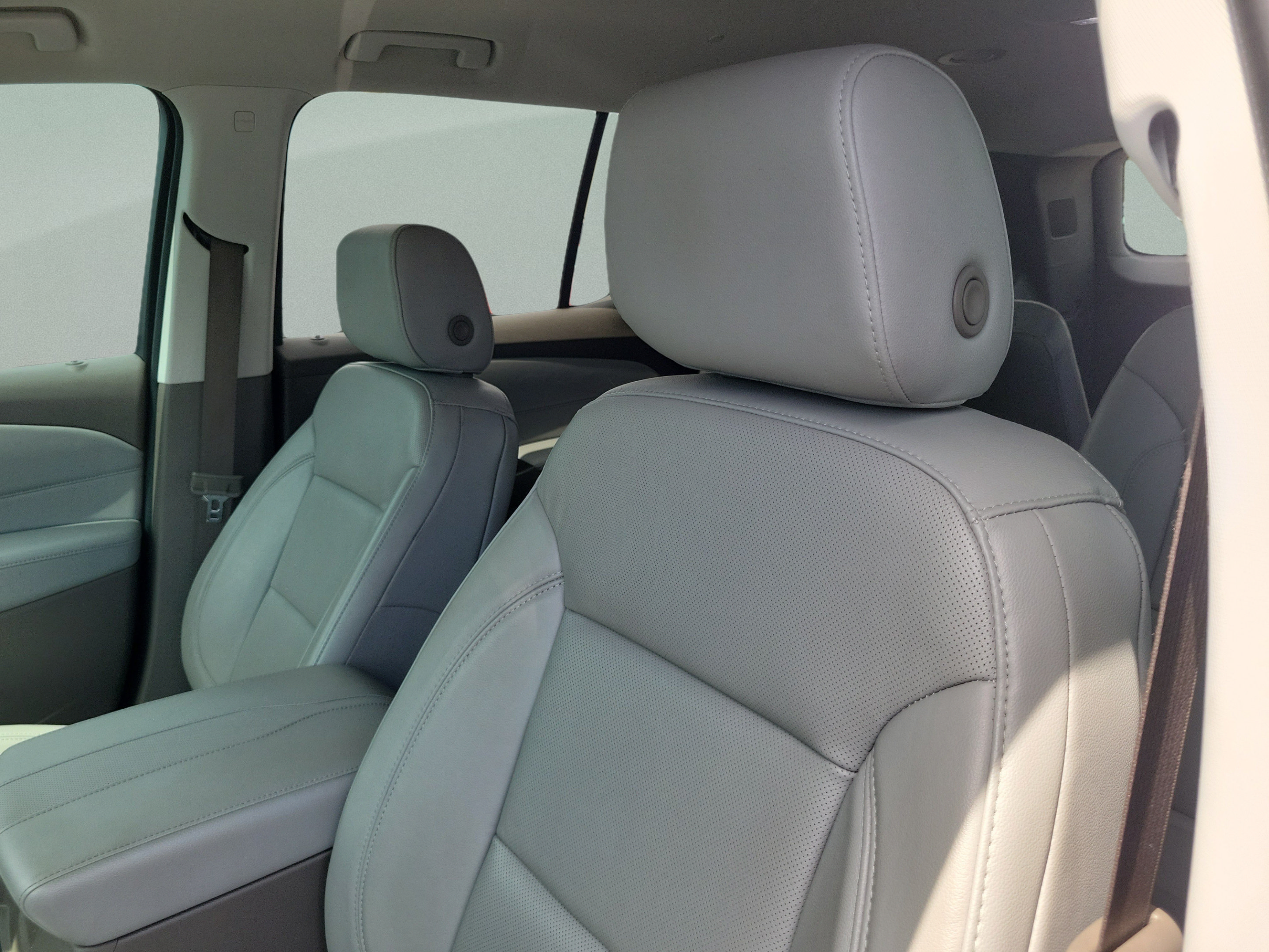 Used 2018 Chevrolet Traverse Premier w/ Driver Confidence II Package FWD image 24