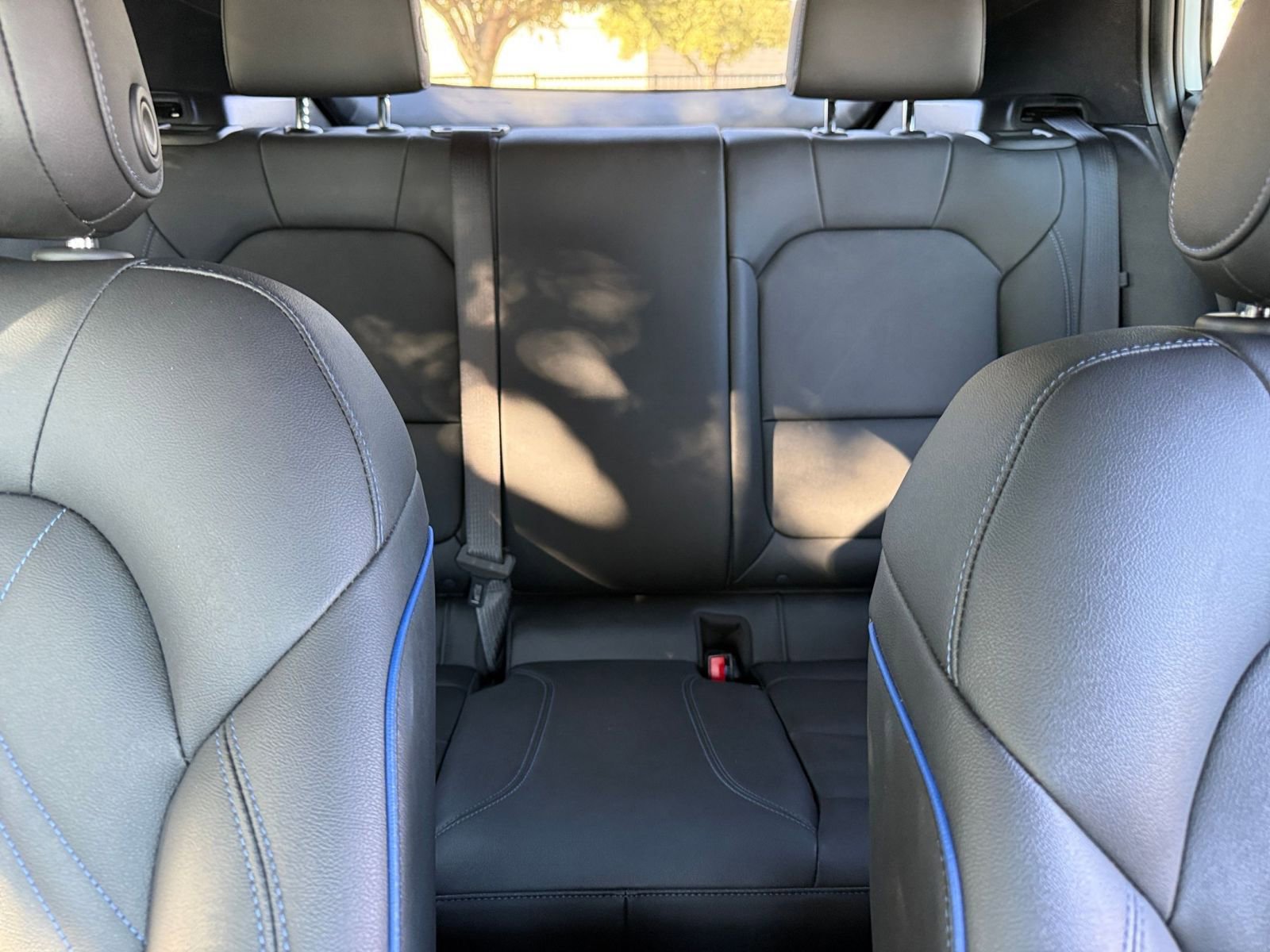 Used 2025 Buick Envista Sport Touring image 38