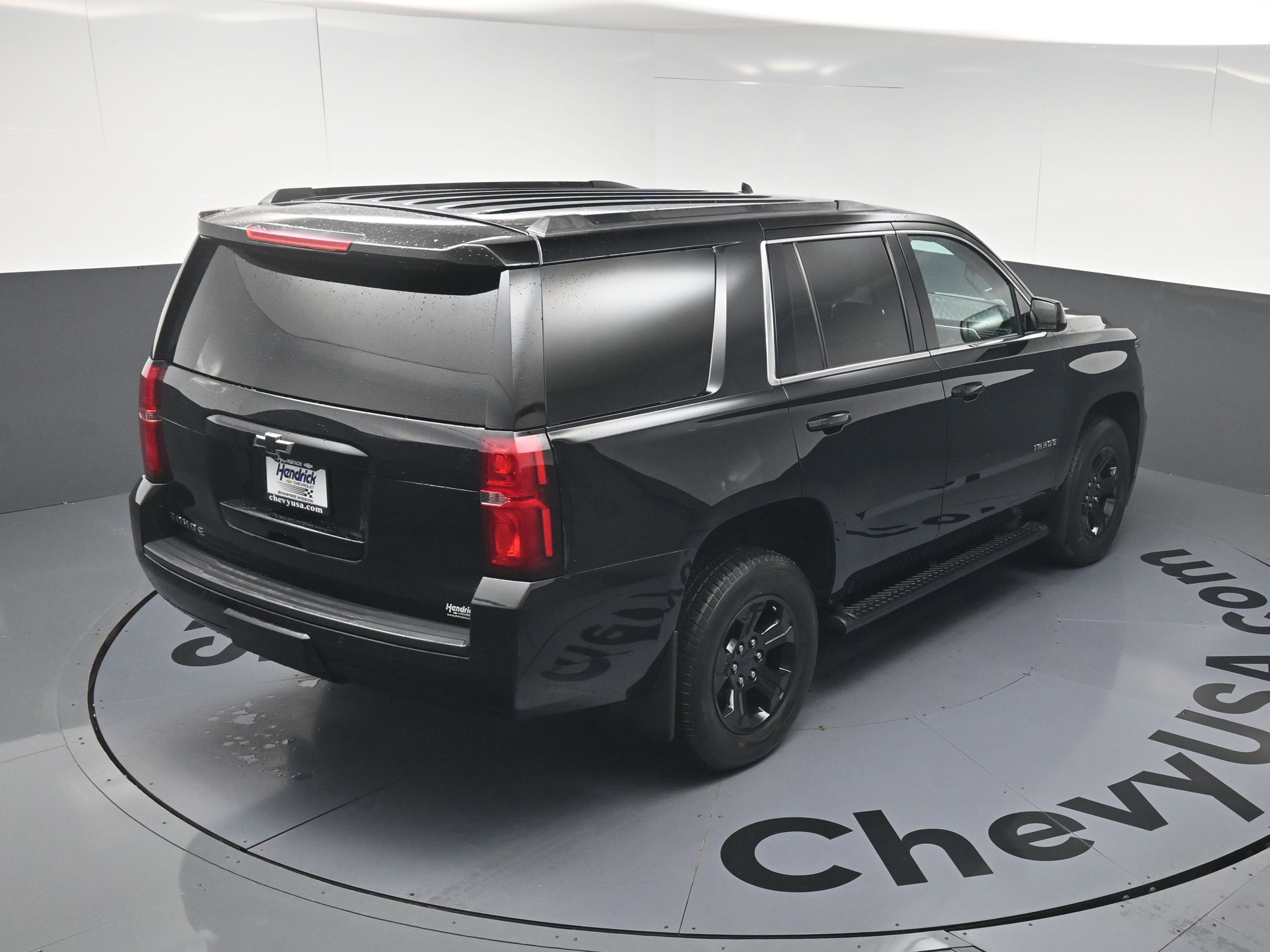 Used 2019 Chevrolet Tahoe LS w/ Enhanced Driver Alert Package AWD/4WD image 17