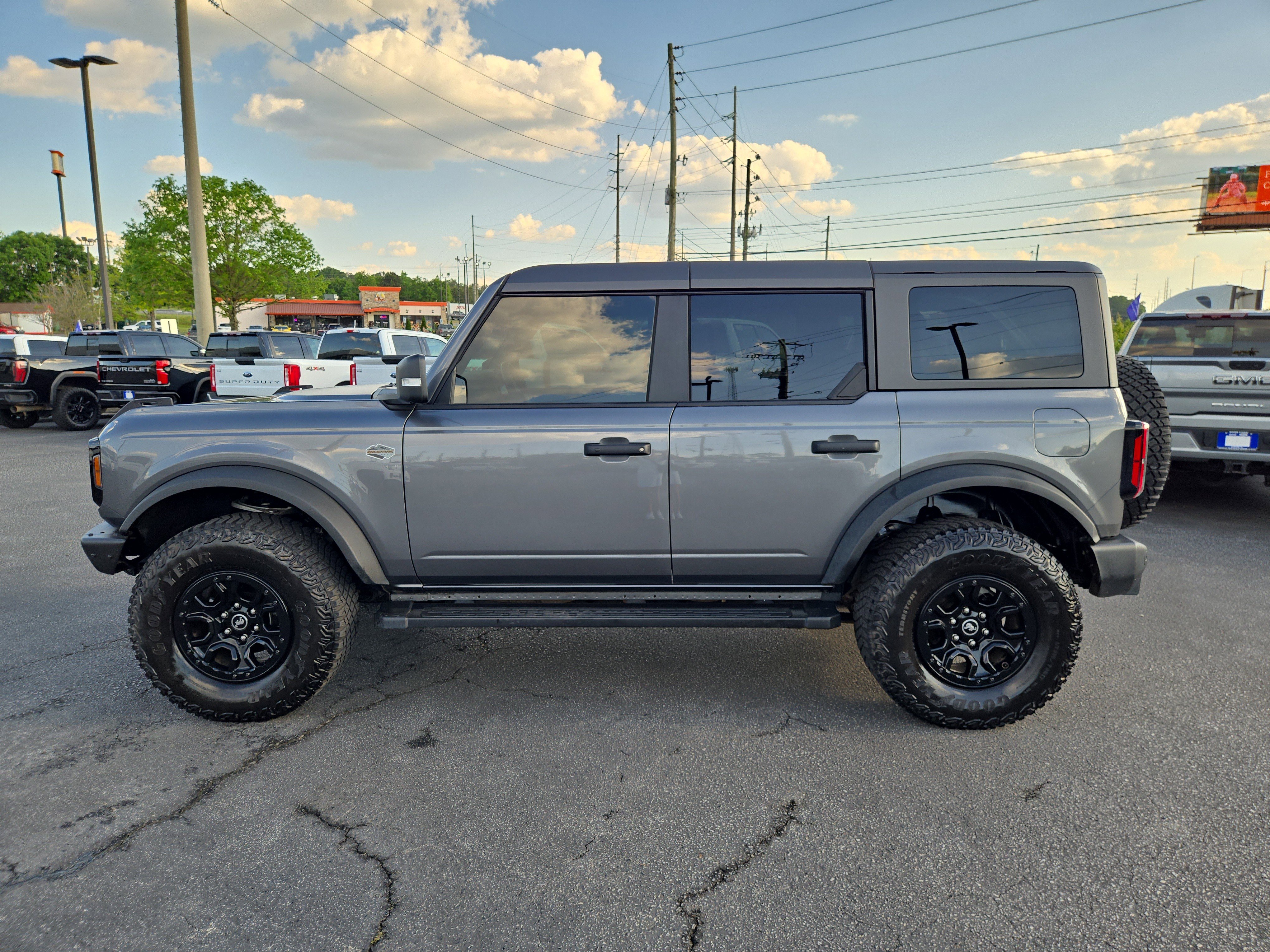 Used 2022 Ford Bronco Wildtrak image 11