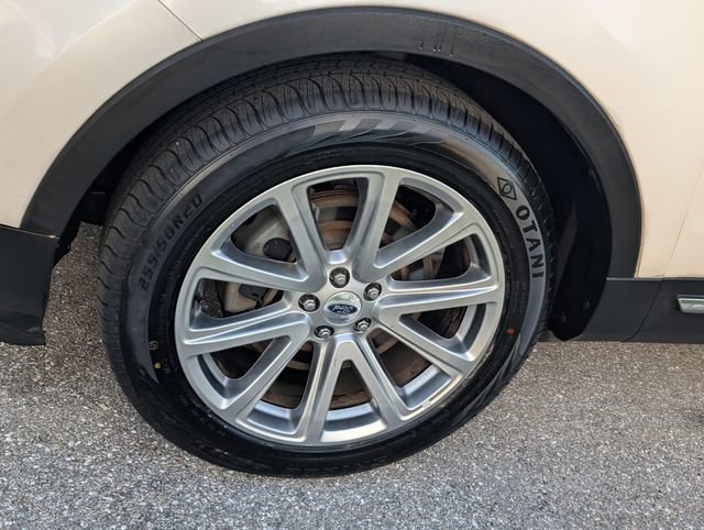 Used 2017 Ford Explorer Limited image 3