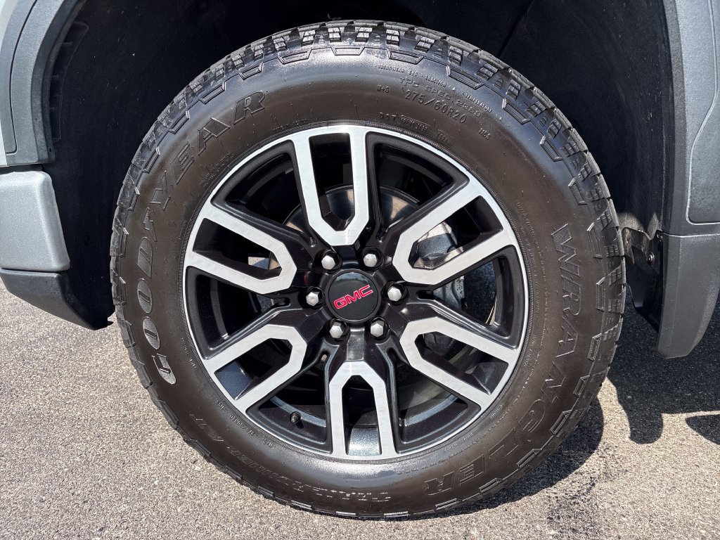 Certified 2025 GMC Sierra 1500 AT4 w/ AT4 Premium Package AWD/4WD image 18