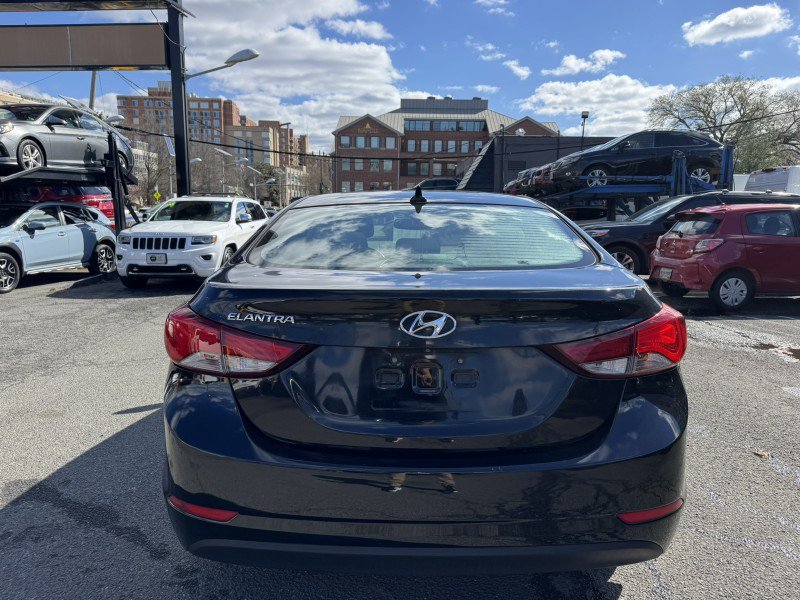 Used 2015 Hyundai Elantra SE w/ Option Group 02 image 9