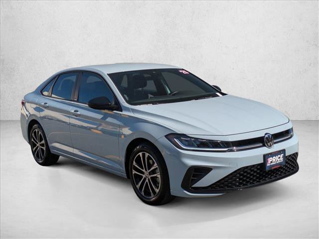 Used 2025 Volkswagen Jetta Sport image 3