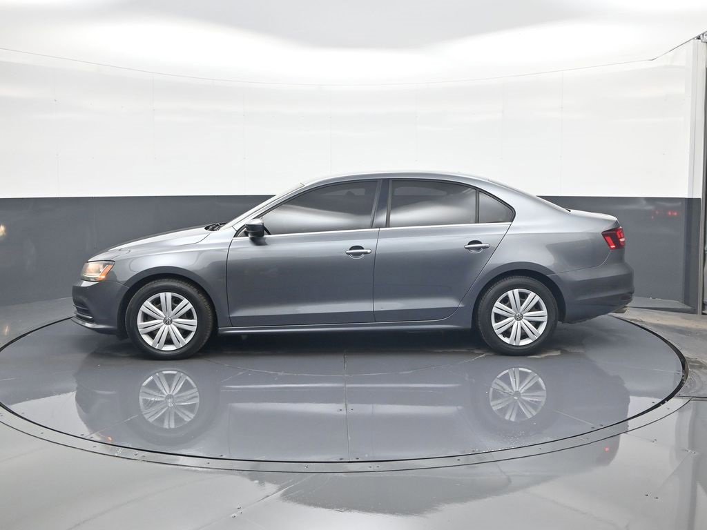 Used 2017 Volkswagen Jetta S image 4