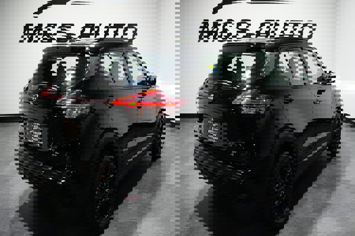 Used 2023 Nissan Kicks SR w/ SR Premium Package image 10