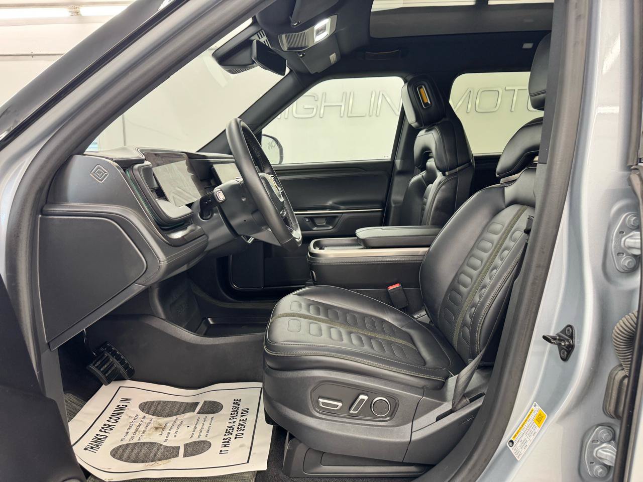 Used 2025 Rivian R1T Adventure AWD/4WD image 8