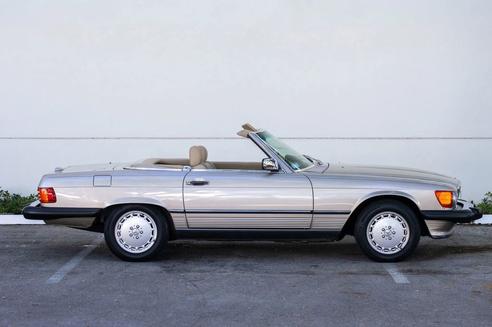 Used 1989 Mercedes-Benz 560 SL image 14