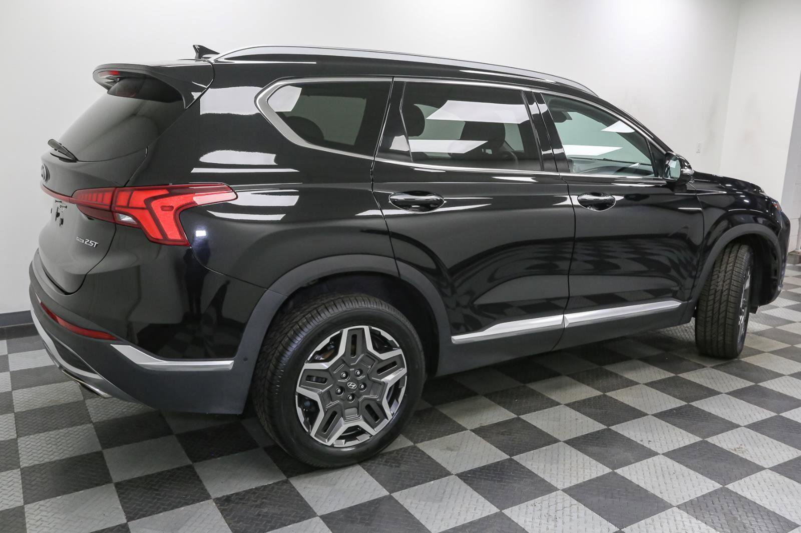 Used 2023 Hyundai Santa Fe Limited image 8