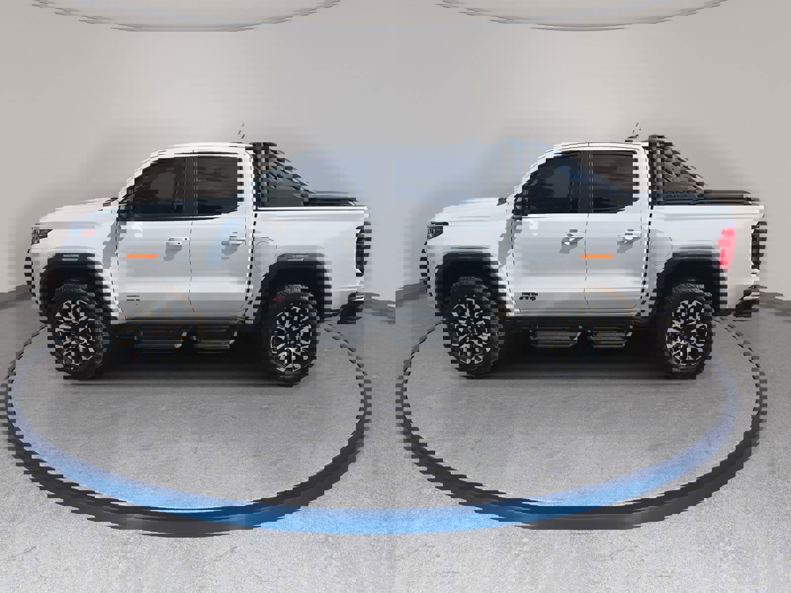 Used 2025 GMC Canyon AT4 w/ Nightfall Edition image 8