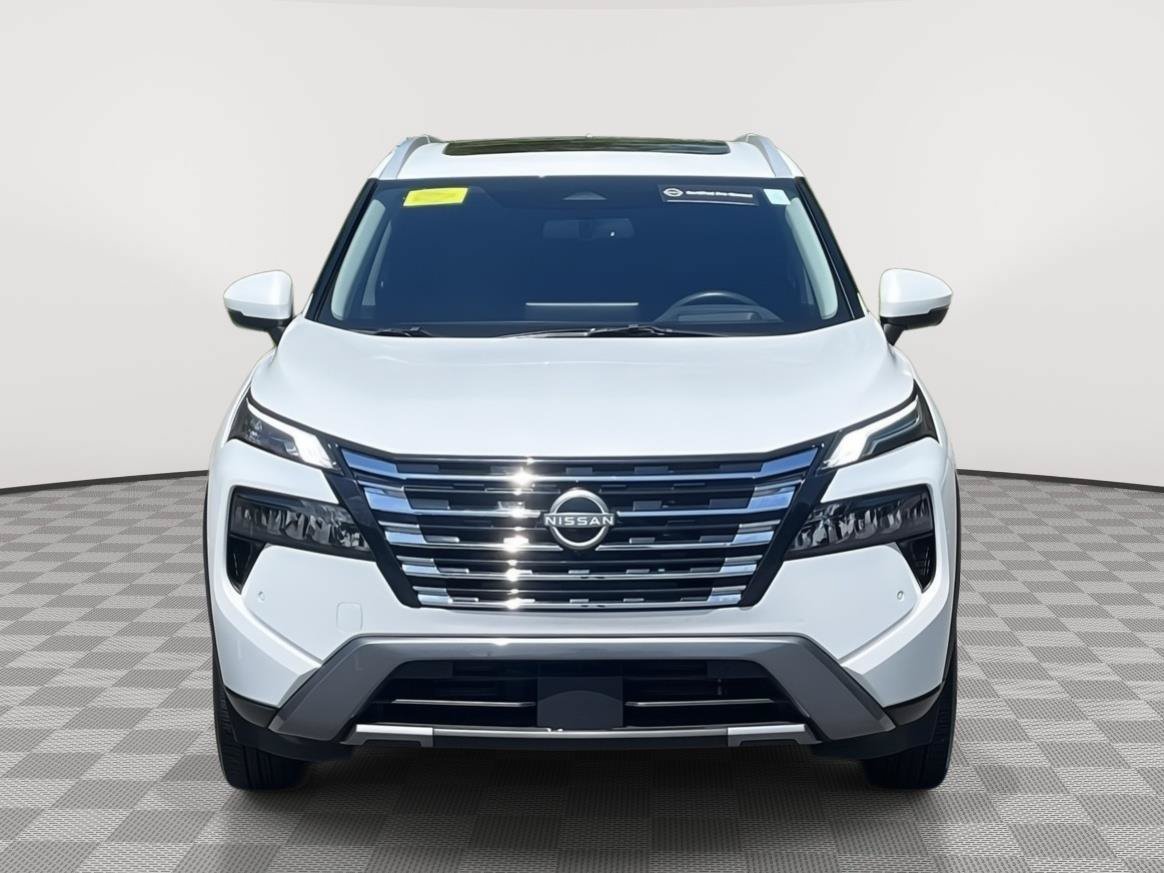 Certified 2025 Nissan Rogue SL w/ SL Premium Package AWD/4WD image 2