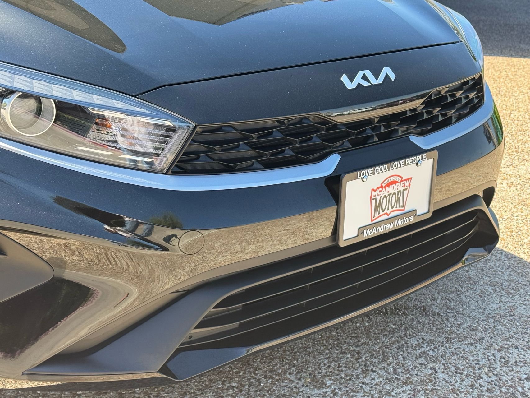 Used 2023 Kia Forte LXS FWD image 2