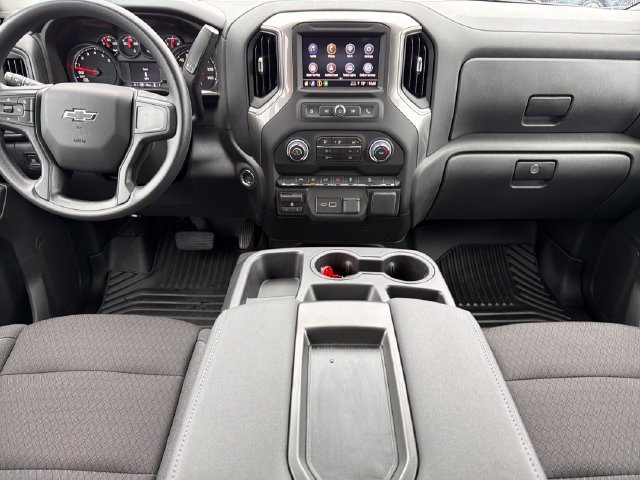 Used 2026 Chevrolet Silverado 1500 Custom Trail Boss w/ LPO, Dark Essentials Package AWD/4WD image 9