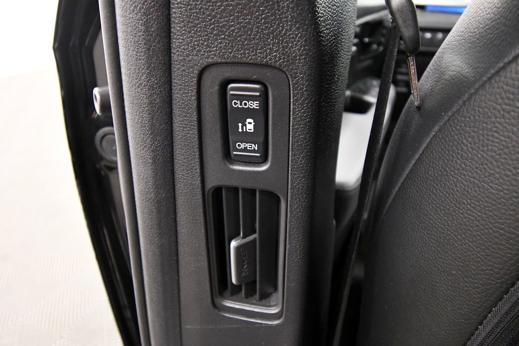 Certified 2024 Honda Odyssey Touring image 20