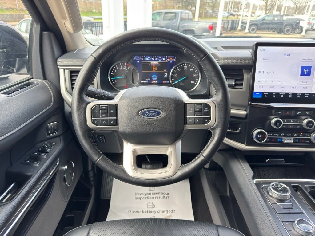 Used 2024 Ford Expedition XLT image 34
