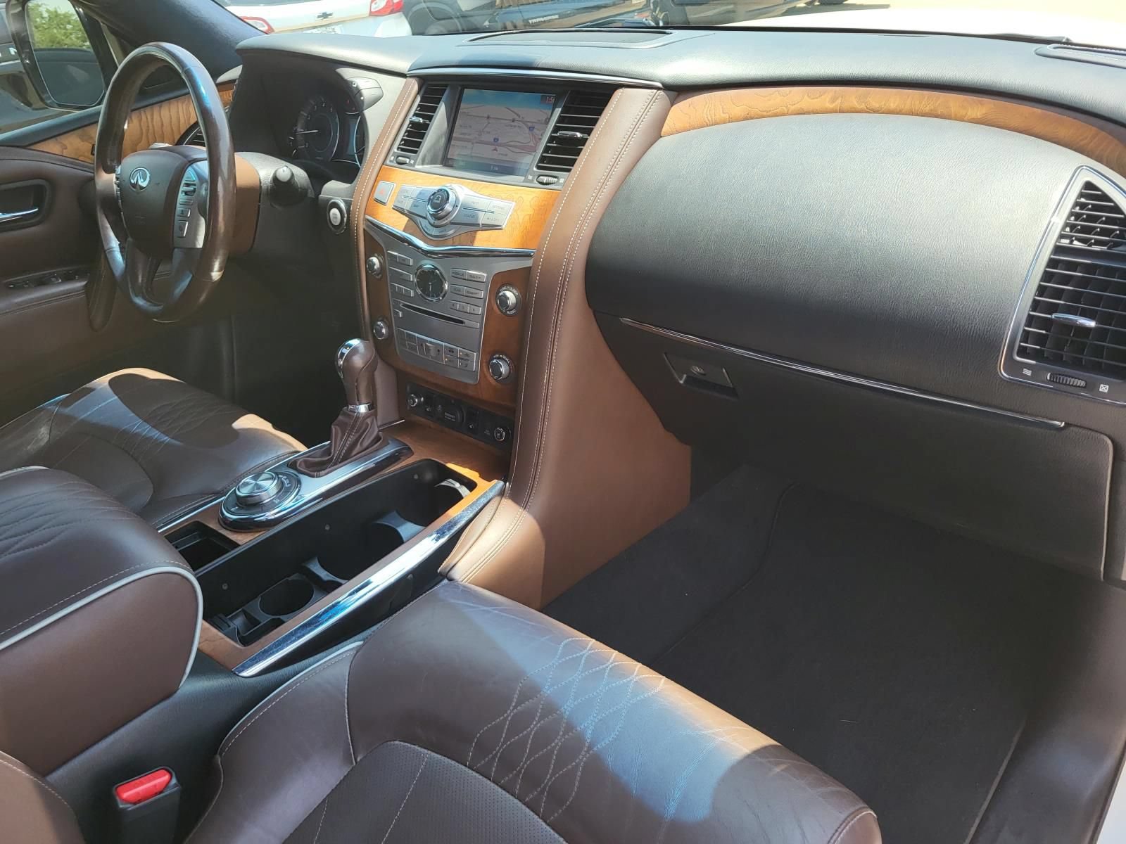Used 2015 INFINITI QX80 4WD w/ Limited Package image 8