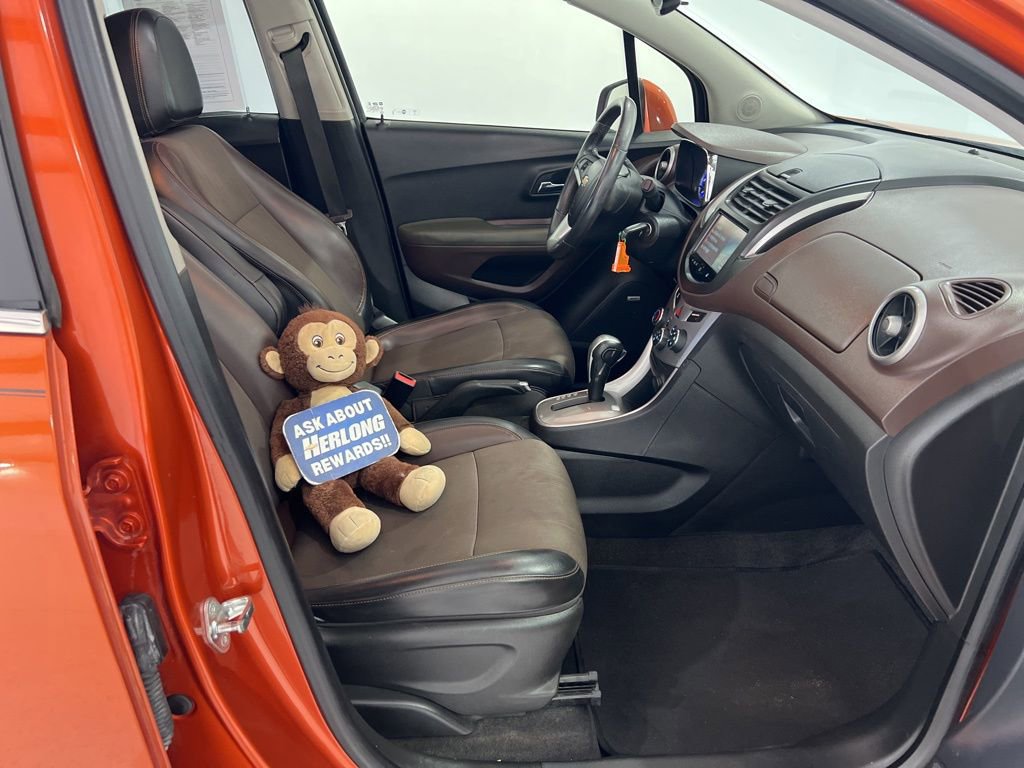 Used 2016 Chevrolet Trax LT w/ LT Sun and Sound Package image 25