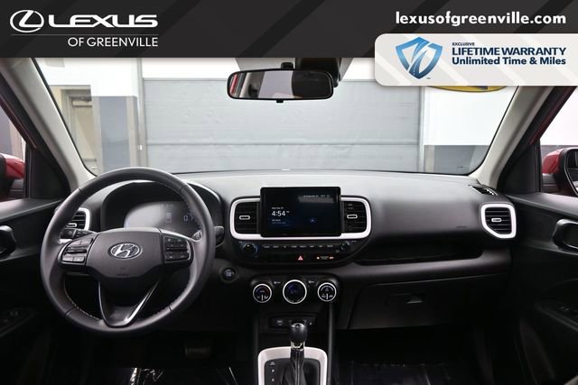 Used 2024 Hyundai Venue Limited FWD image 22