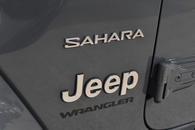 Used 2024 Jeep Wrangler Sahara image 33