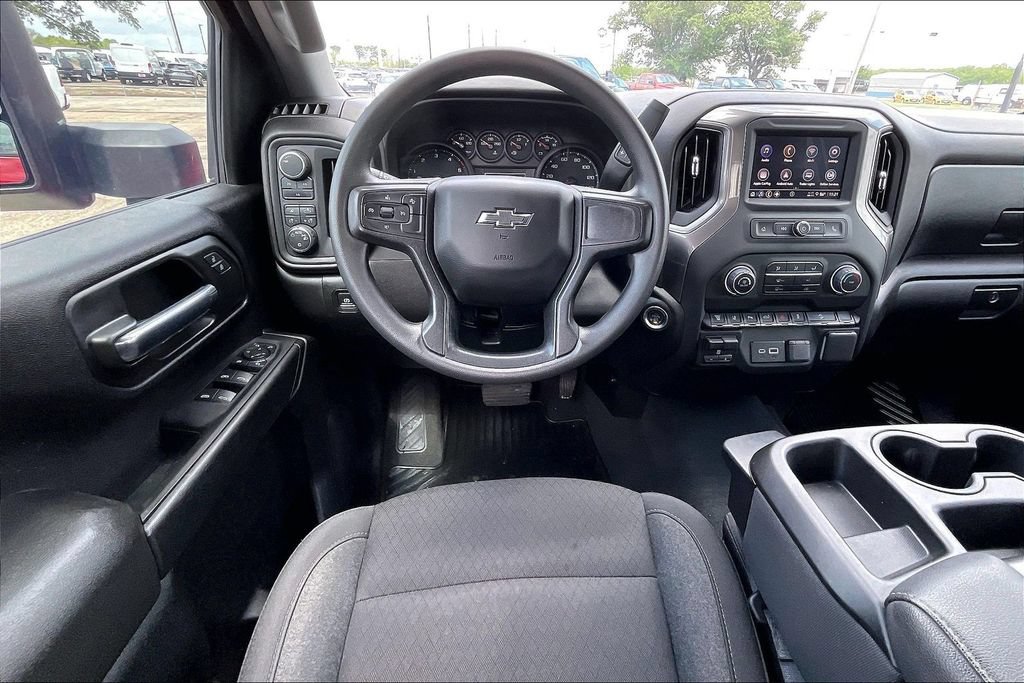 Used 2025 Chevrolet Silverado 2500 Custom w/ Custom Value Package AWD/4WD image 8