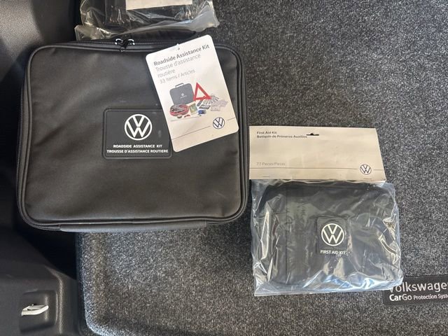 Certified 2022 Volkswagen Atlas Cross Sport SEL R-Line image 27