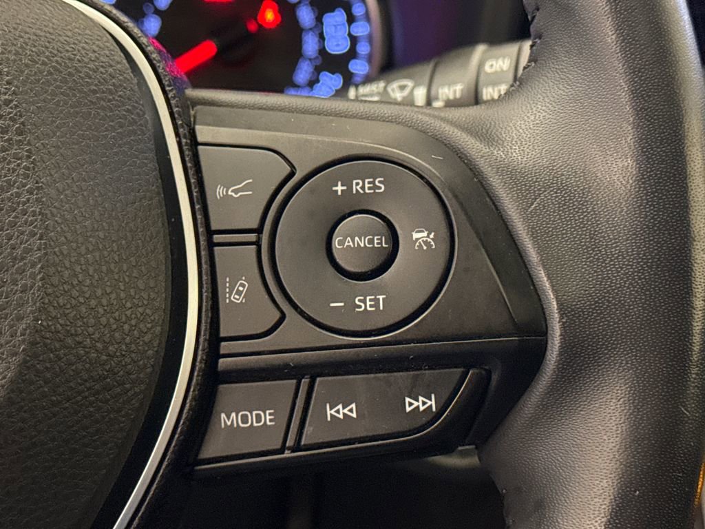 Used 2019 Toyota RAV4 XLE Premium image 29