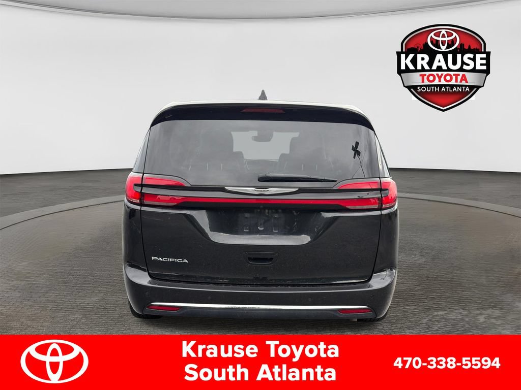 Used 2023 Chrysler Pacifica Touring-L FWD image 7