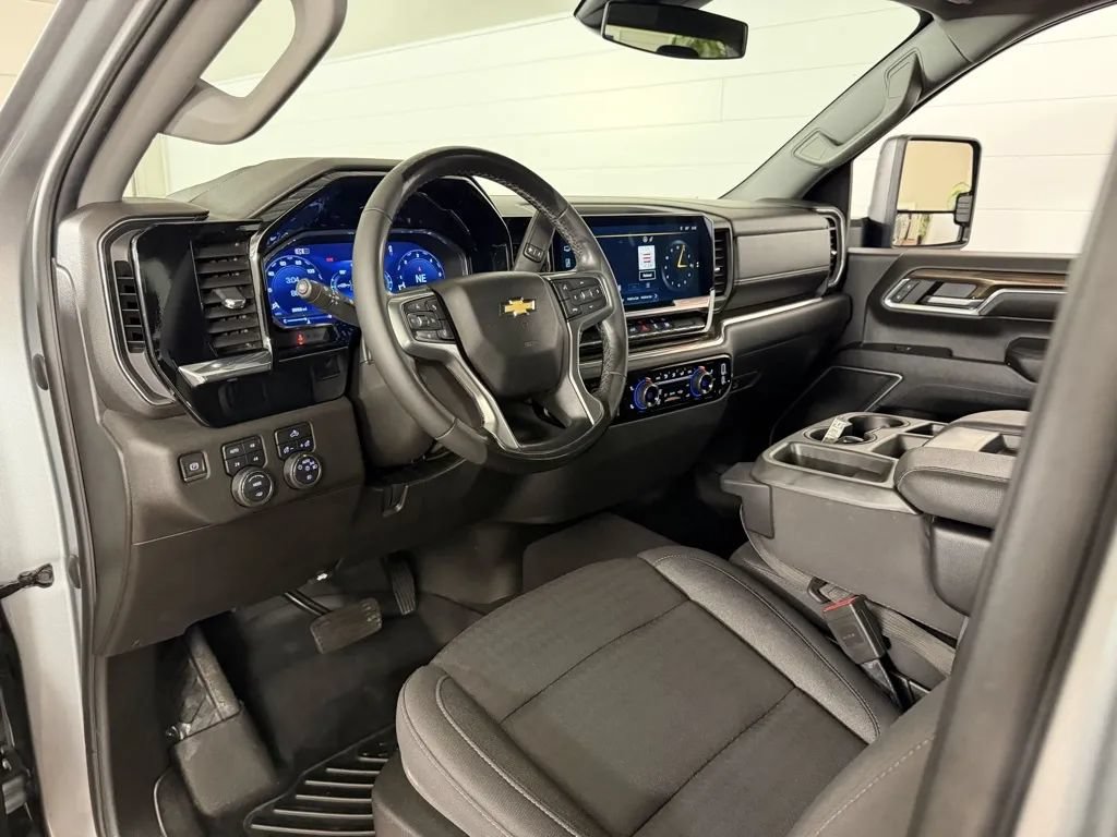 Used 2024 Chevrolet Silverado 2500 LT w/ Convenience Package AWD/4WD image 10