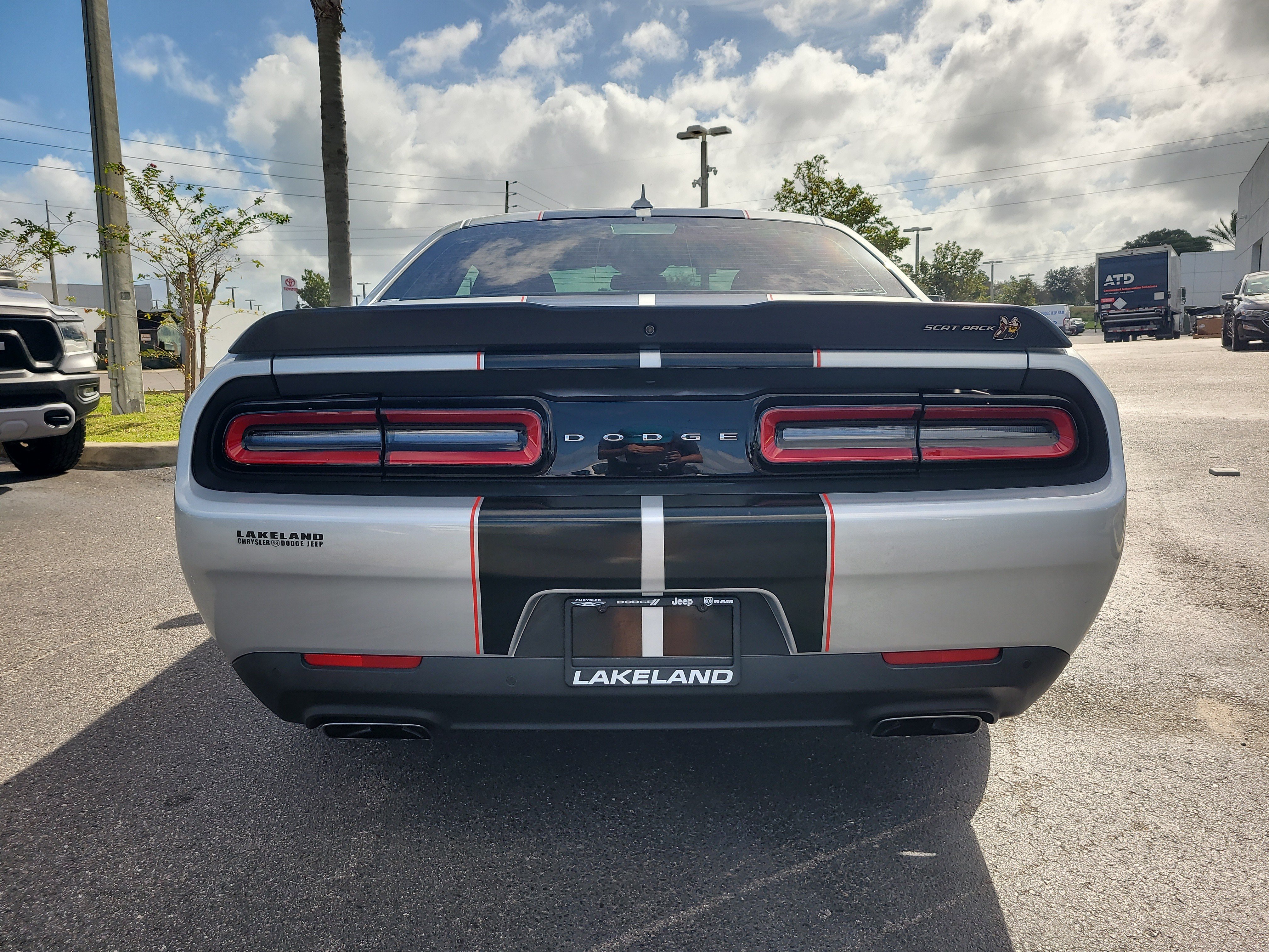 Used 2022 Dodge Challenger R/T Scat Pack w/ Plus Package RWD image 5