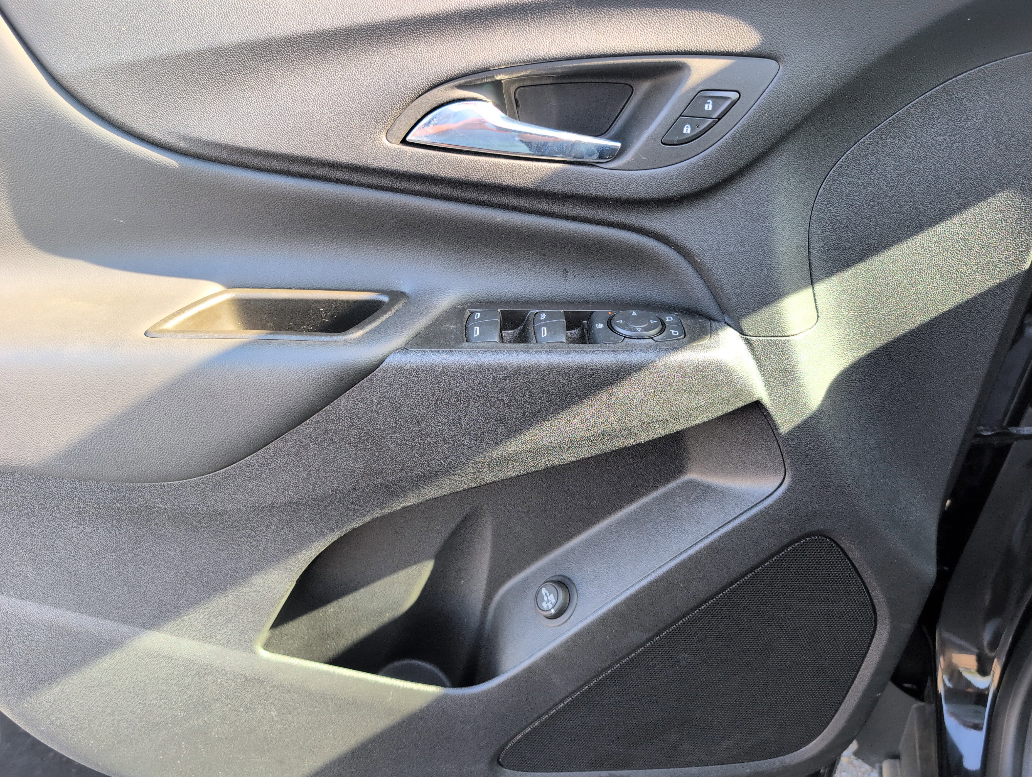 Certified 2024 Chevrolet Equinox LT w/ LPO, Floor Liner Package FWD image 15