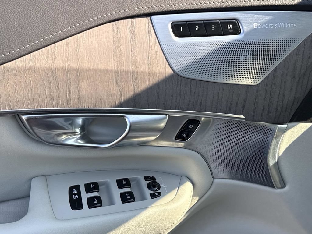 Used 2022 Volvo XC90 T8 Inscription w/ Lounge Package AWD/4WD image 18