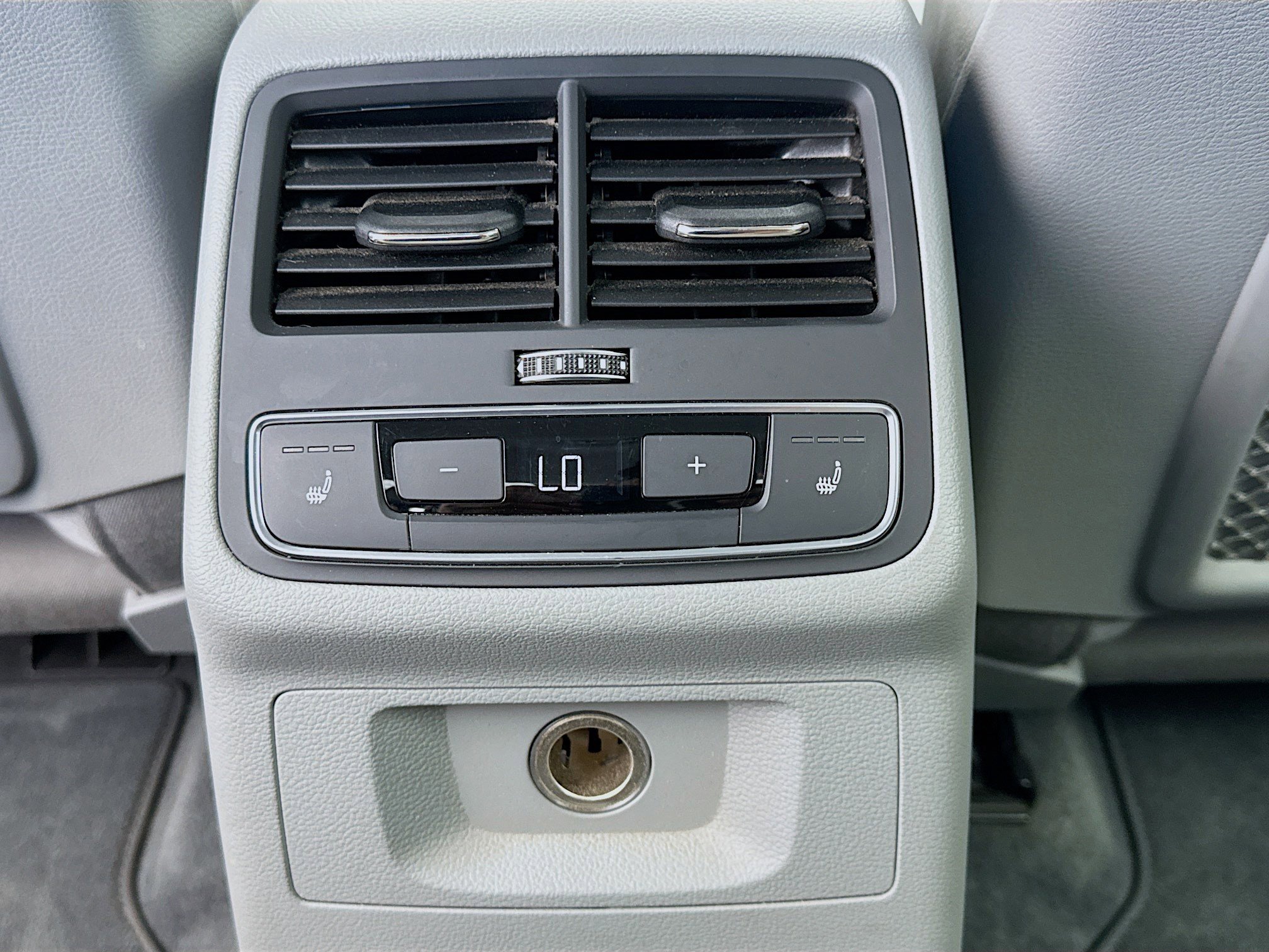 Used 2017 Audi A4 2.0T Premium Plus w/ Premium Plus Package image 17