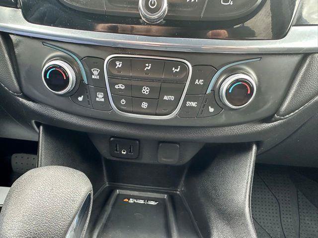 Used 2023 Chevrolet Traverse LT FWD image 27