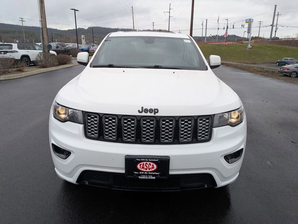 Used 2022 Jeep Grand Cherokee Laredo X image 9