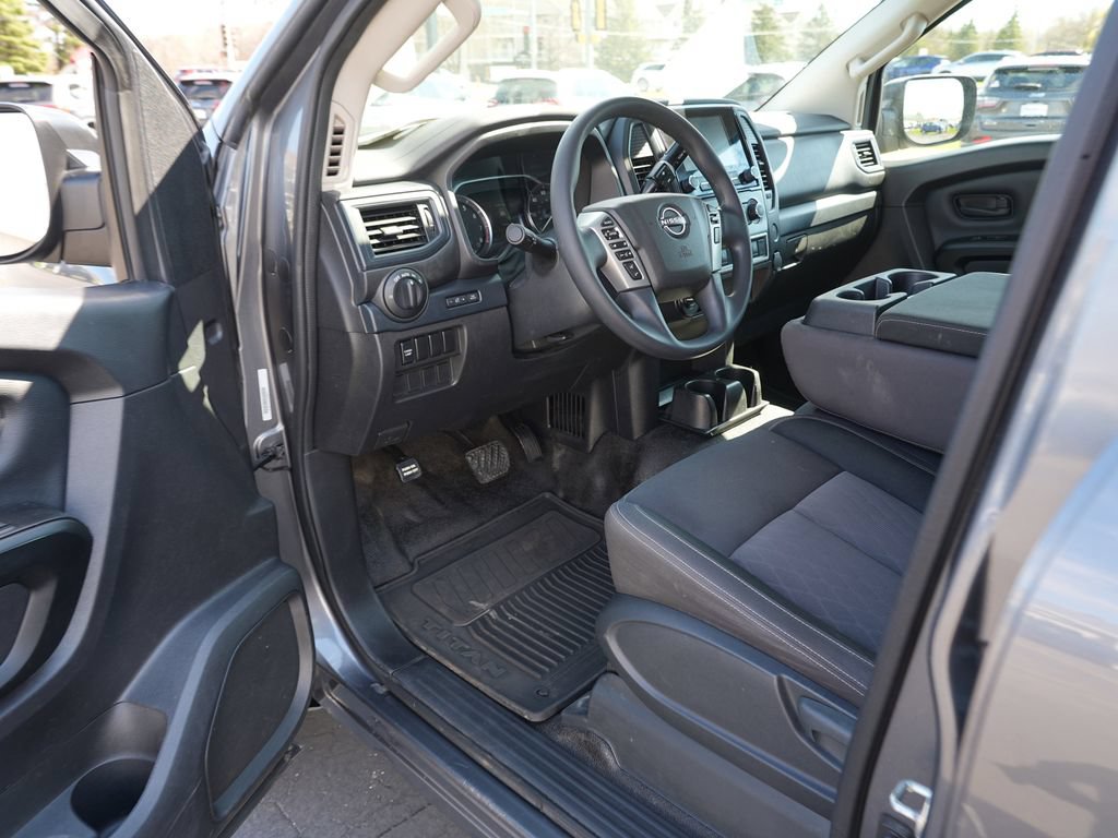 Used 2023 Nissan Titan S AWD/4WD image 13