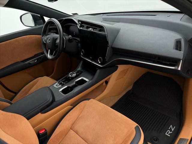 Certified 2023 Lexus RZ 450e Premium w/ Accessory Package (2T) AWD/4WD image 17