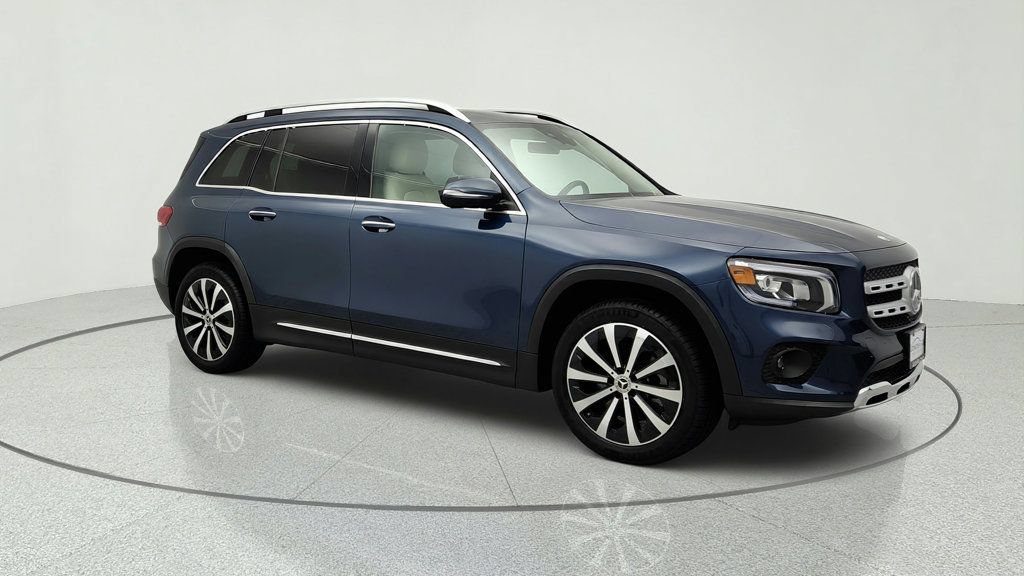 Used 2022 Mercedes-Benz GLB 250 w/ Premium Package Lite image 3