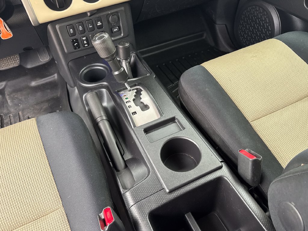 Used 2010 Toyota FJ Cruiser 4WD image 38